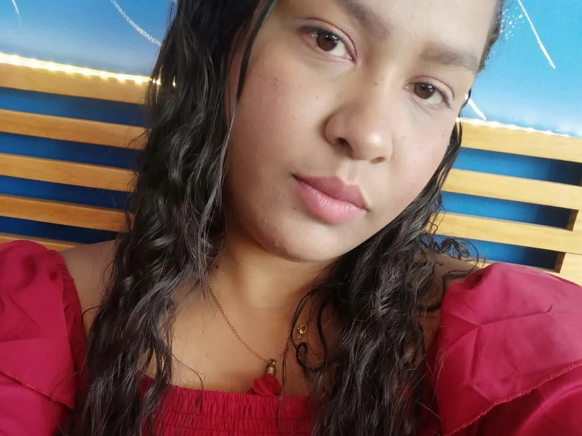 Live sex webcam photo for Charlottequintero #3517106