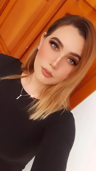 Live sex webcam photo for HannaT #3996958