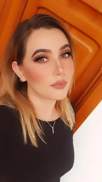 Live sex webcam photo for HannaT #3996957