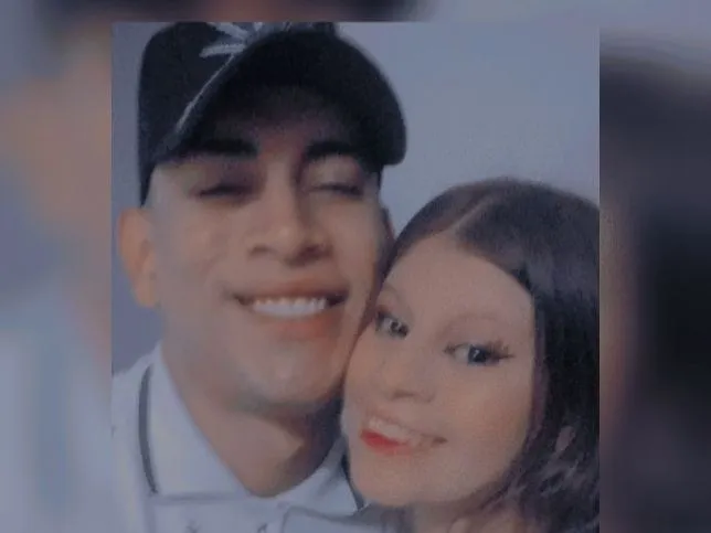 Live sex webcam photo for Couplexsex18 #3493919