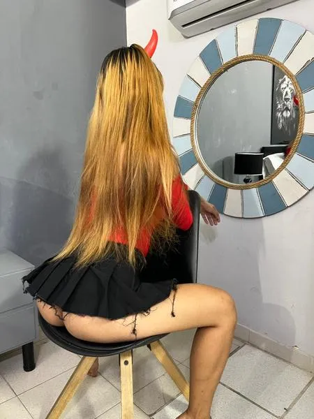 Live sex webcam photo for TarahMuller #3517228