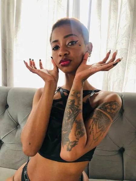 Live sex webcam photo for AshantiSweet #6329461