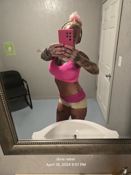 Live sex webcam photo for DixierebelDixiedime #7330599