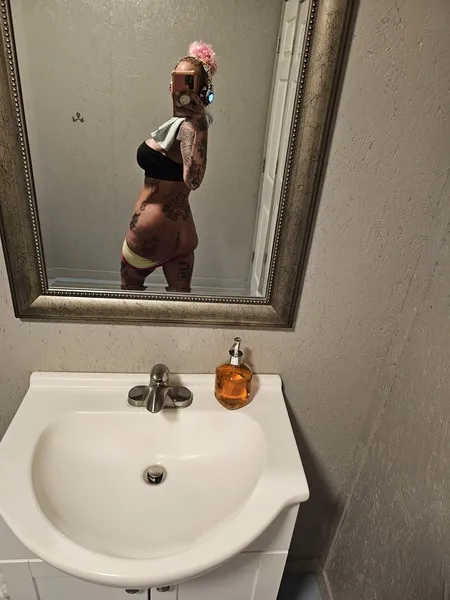 Live sex webcam photo for DixierebelDixiedime #7330576