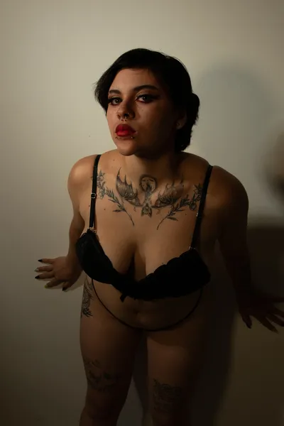 Live sex webcam photo for MissyCharlotte #3600602