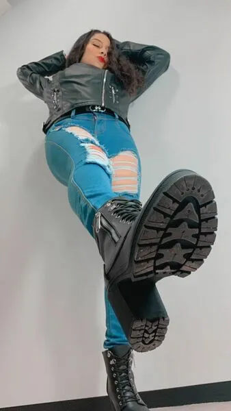 Live sex webcam photo for Esmeraldared #3754310