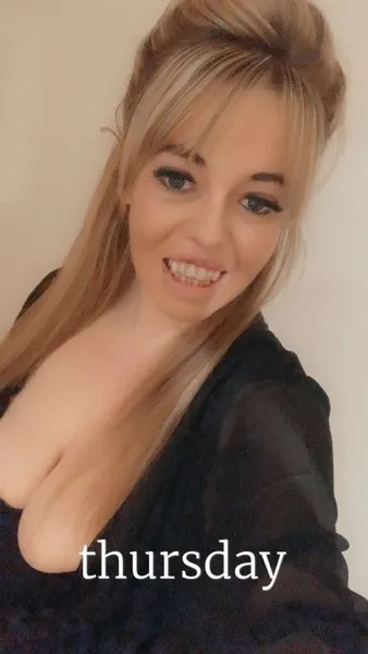 Live sex webcam photo for UnfaithfulHousewife #4033429