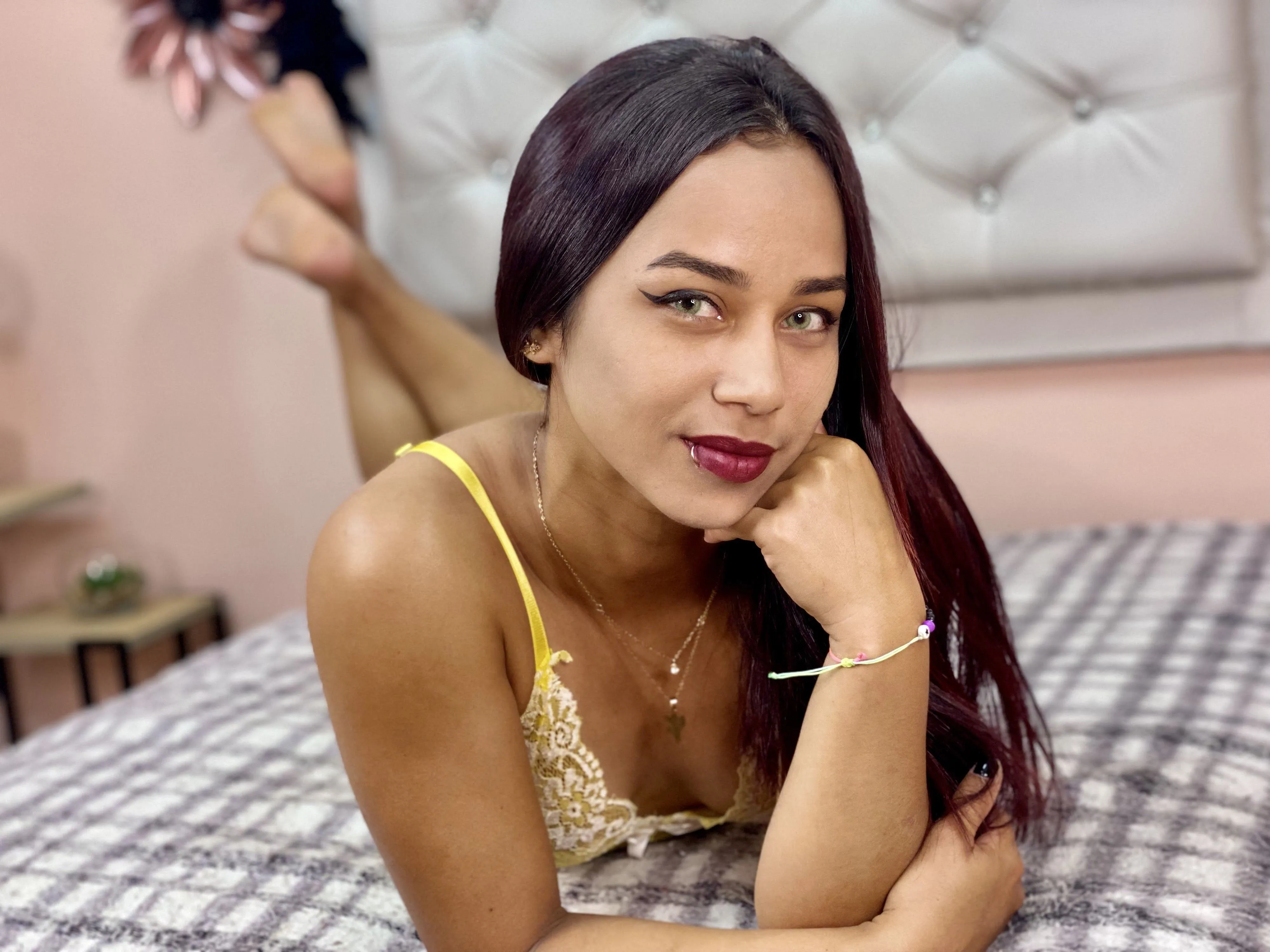 Live sex webcam photo for LuceroBright #3514141