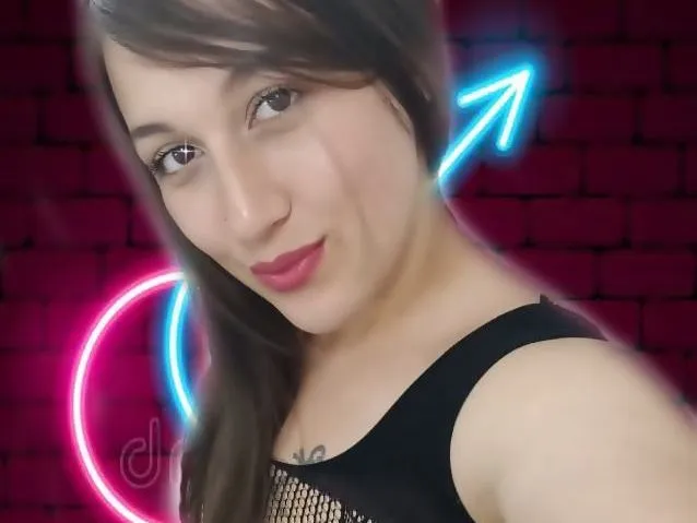 Live sex webcam photo for JasmineeCox #3536247
