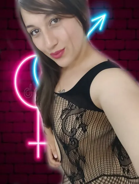 Live sex webcam photo for JasmineeCox #3536248