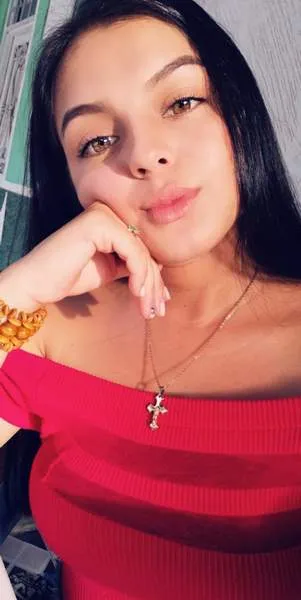 Live sex webcam photo for Coraliinne #3523458