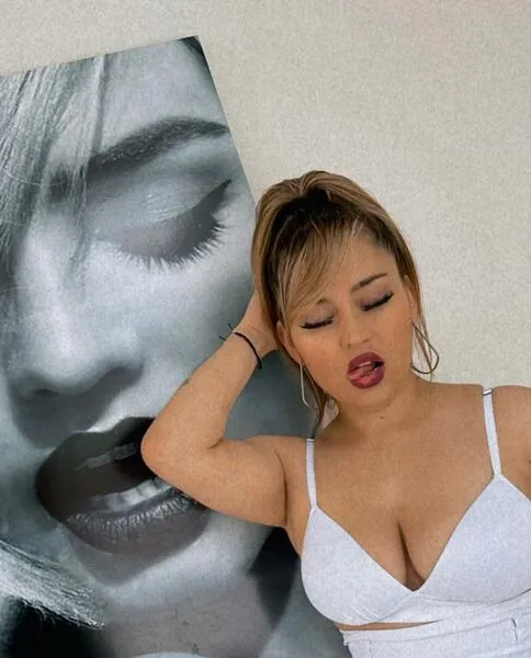 Live sex webcam photo for sofyduan #3638653