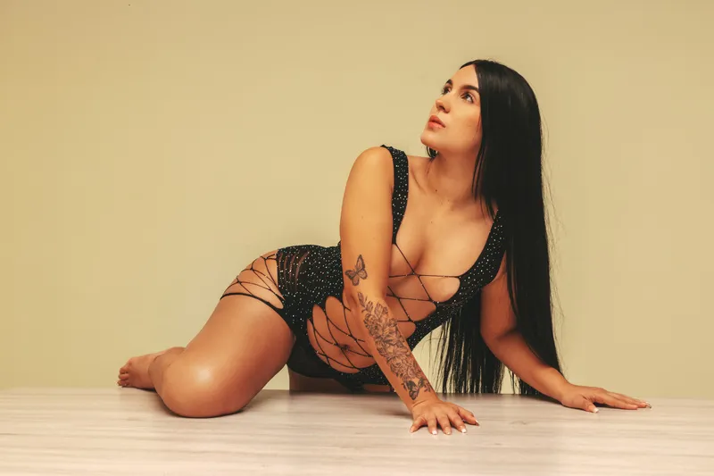 Live sex webcam photo for SaraaReyess #6110935