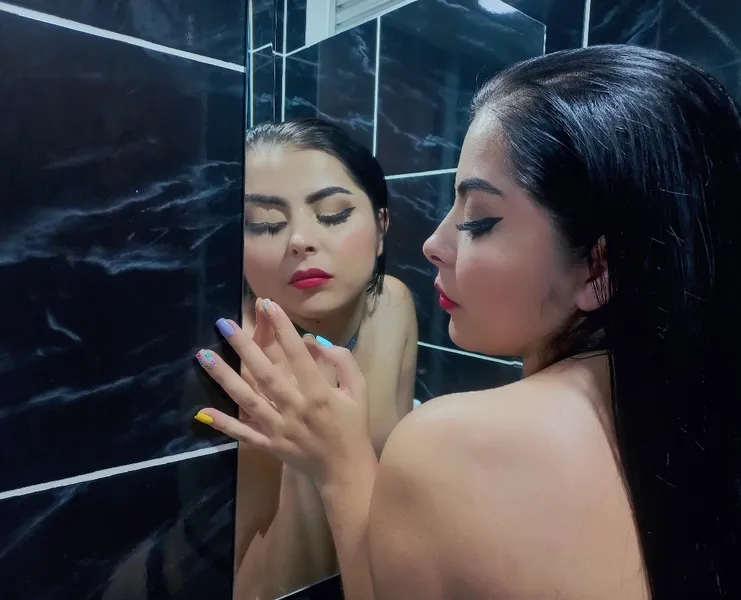 Live sex webcam photo for MayTaylor #3759732