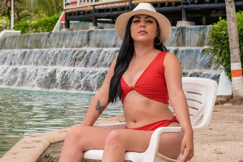 Live sex webcam photo for MayTaylor #3759750