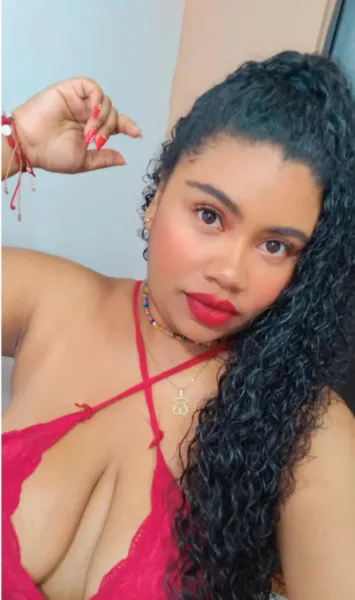 Live sex webcam photo for KimRooberts #3533479