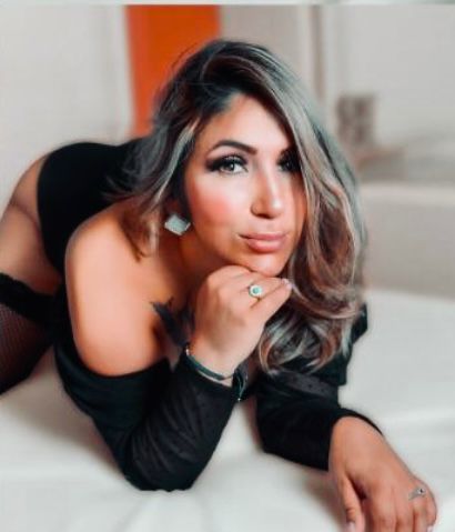 Live sex webcam photo for VICTORIIIACOOPERS #3521378