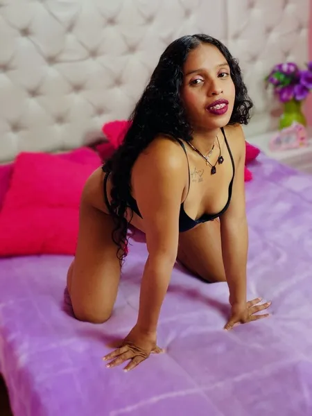 Live sex webcam photo for NaughtyyFetish #3566689