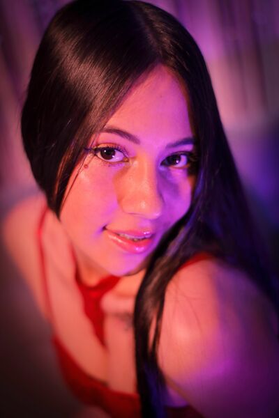 Live sex webcam photo for miiawiise #3766709