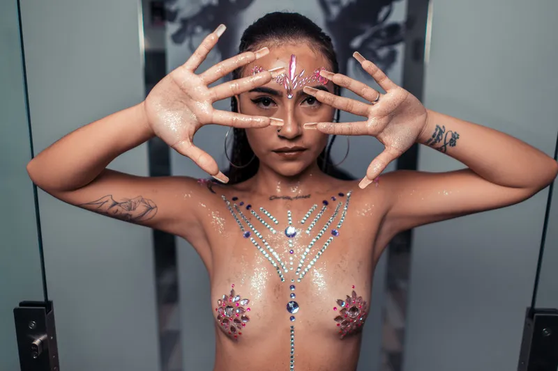 Live sex webcam photo for MartinaCrox #3548330