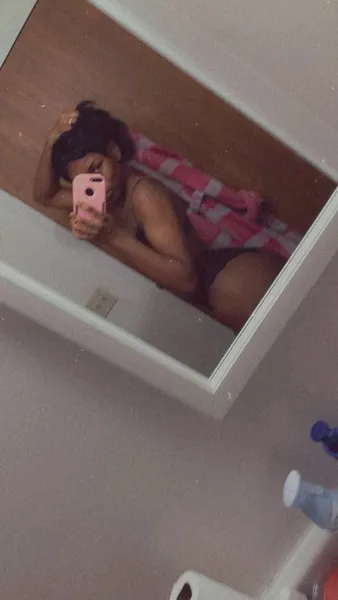 Live sex webcam photo for EbonyBronze #3547109