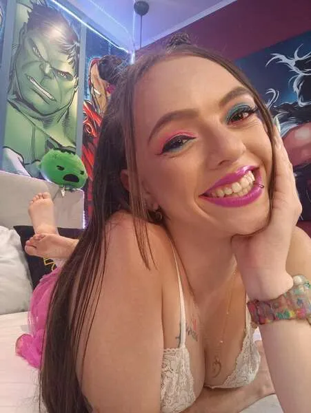 Live sex webcam photo for EmmaCollen #4039839
