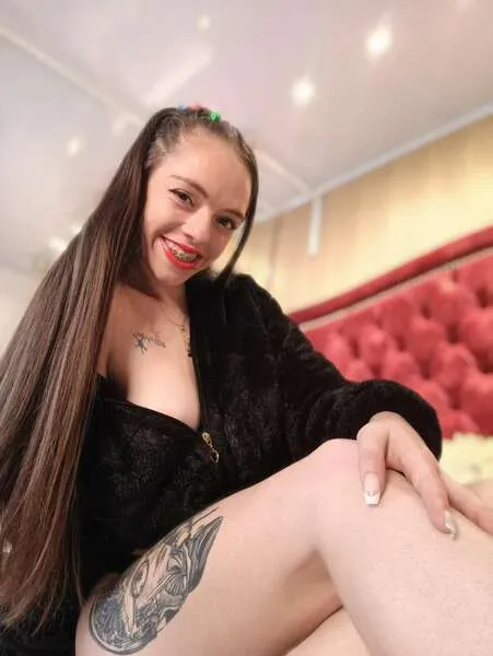 Live sex webcam photo for EmmaCollen #3843823