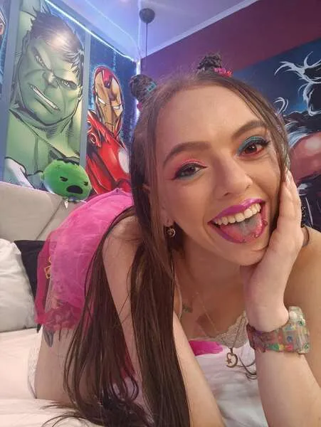 Live sex webcam photo for EmmaCollen #4039838