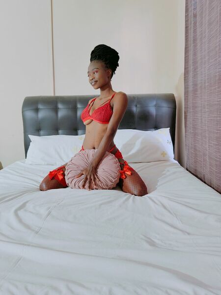 Live sex webcam photo for TINYWHORE #3801033