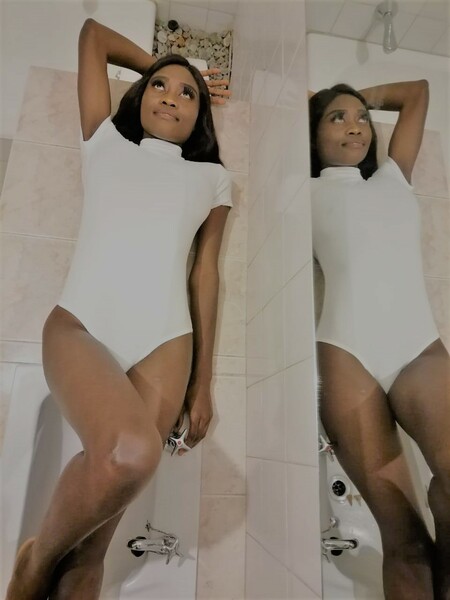 Live sex webcam photo for TINYWHORE #3801038