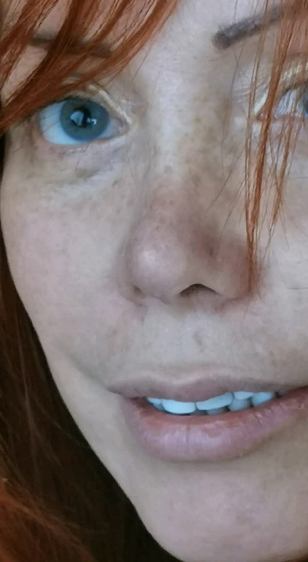 Live sex webcam photo for Carolinakiss23 #7872501