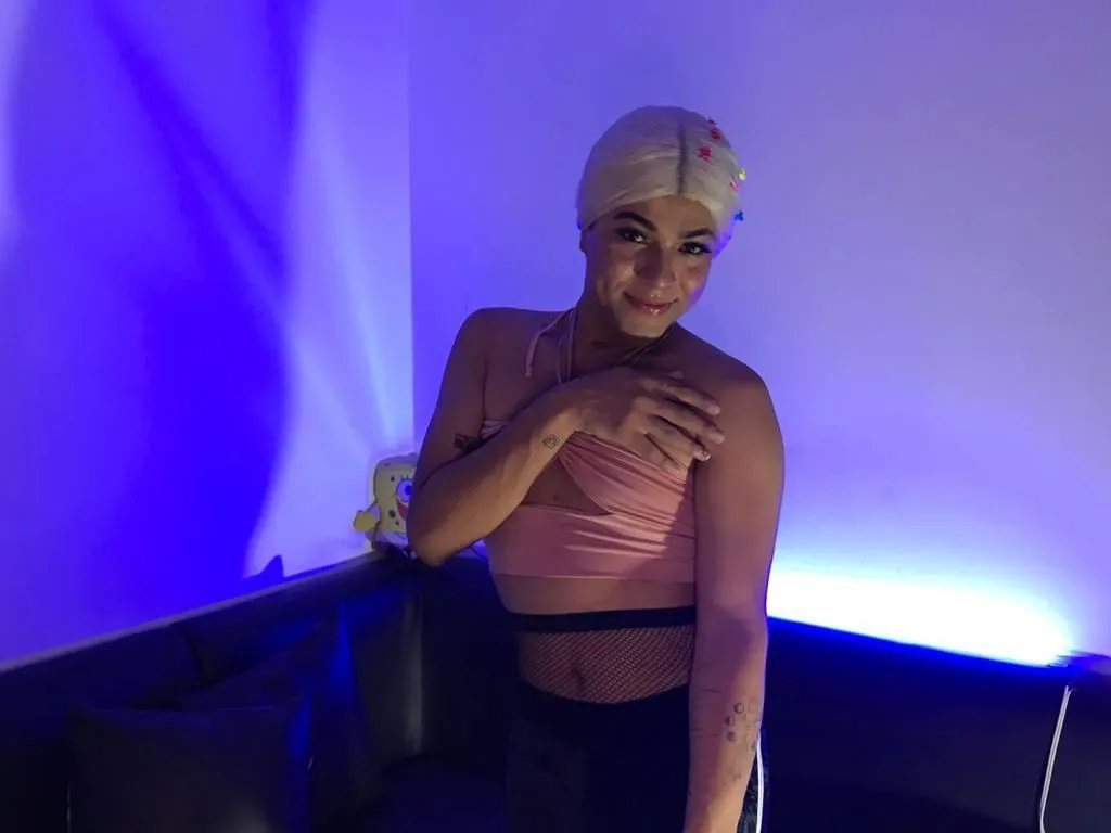 Live sex webcam photo for VALENTINASEXHOTT #3895140