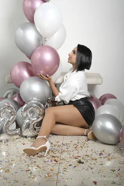 Live sex webcam photo for KataCastello #3876343