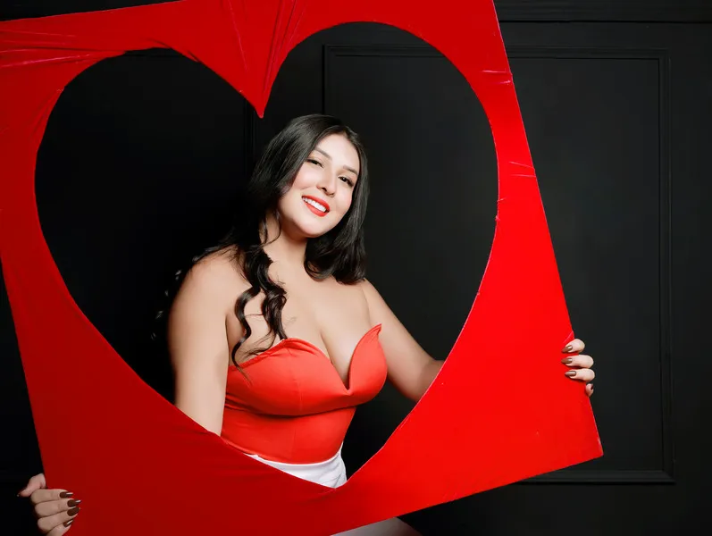 Live sex webcam photo for LuciianaTaylor #6858327