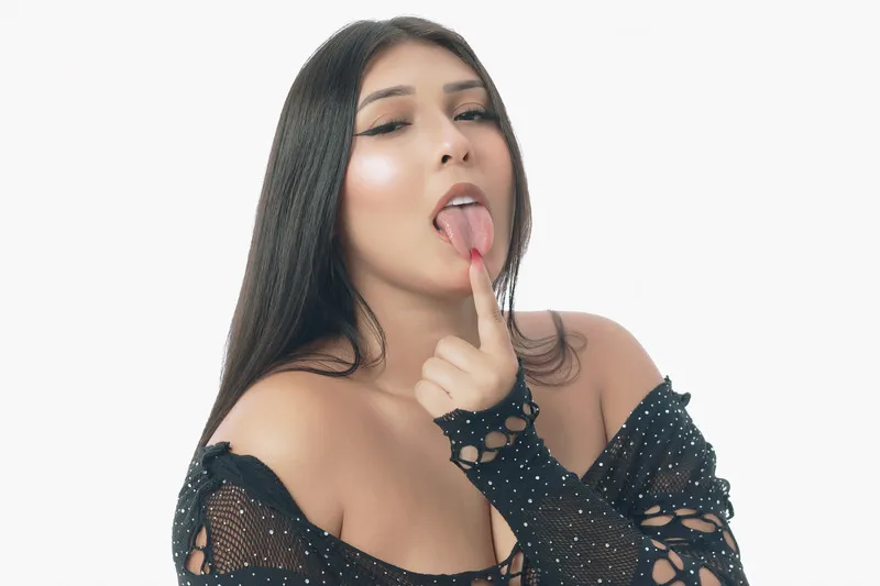 Live sex webcam photo for LuciianaTaylor #6599133
