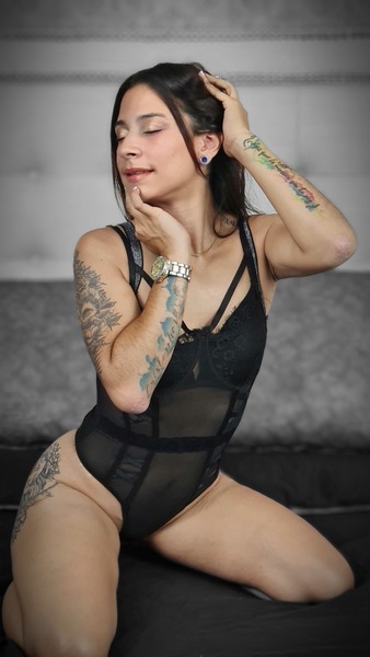 Live sex webcam photo for SuryTamara #3562223