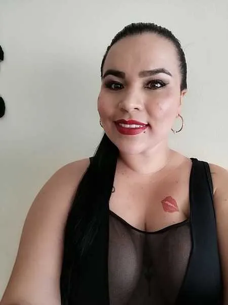 Live sex webcam photo for KaicyQueen #3570473