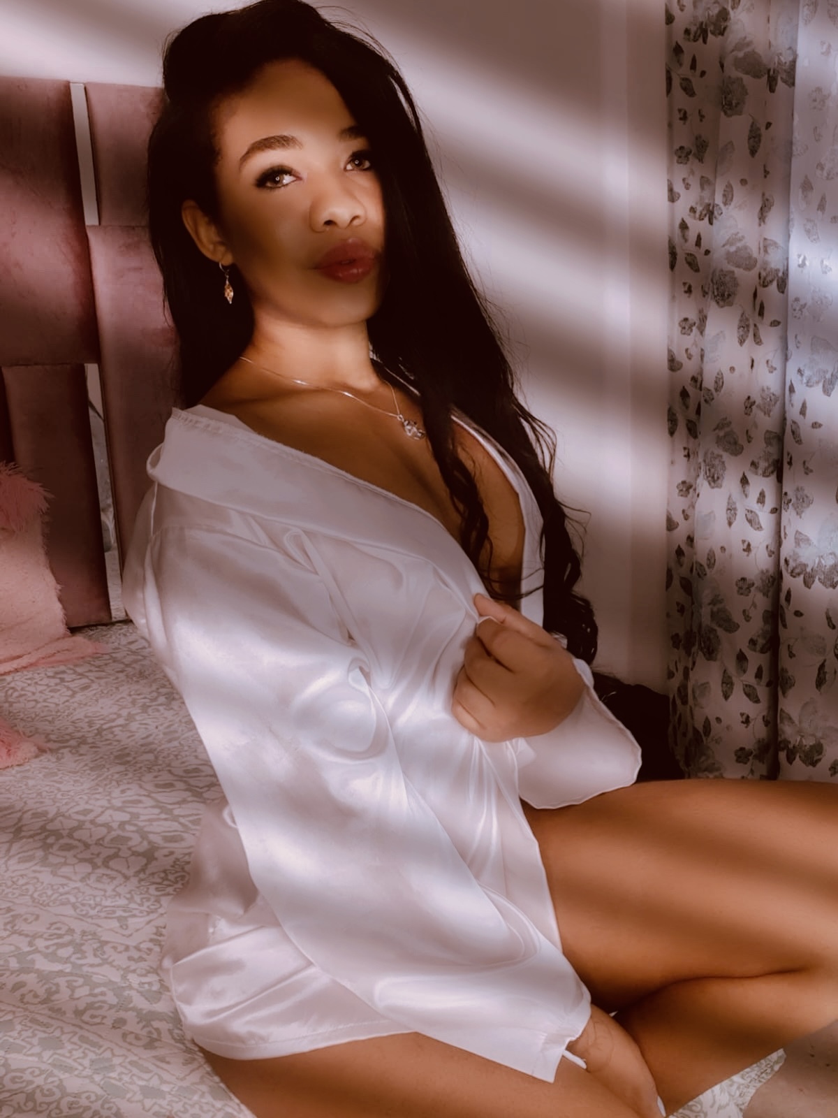 Live sex webcam photo for MayaBranson #7487345