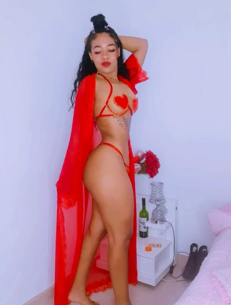 Live sex webcam photo for MayaBranson #7487311