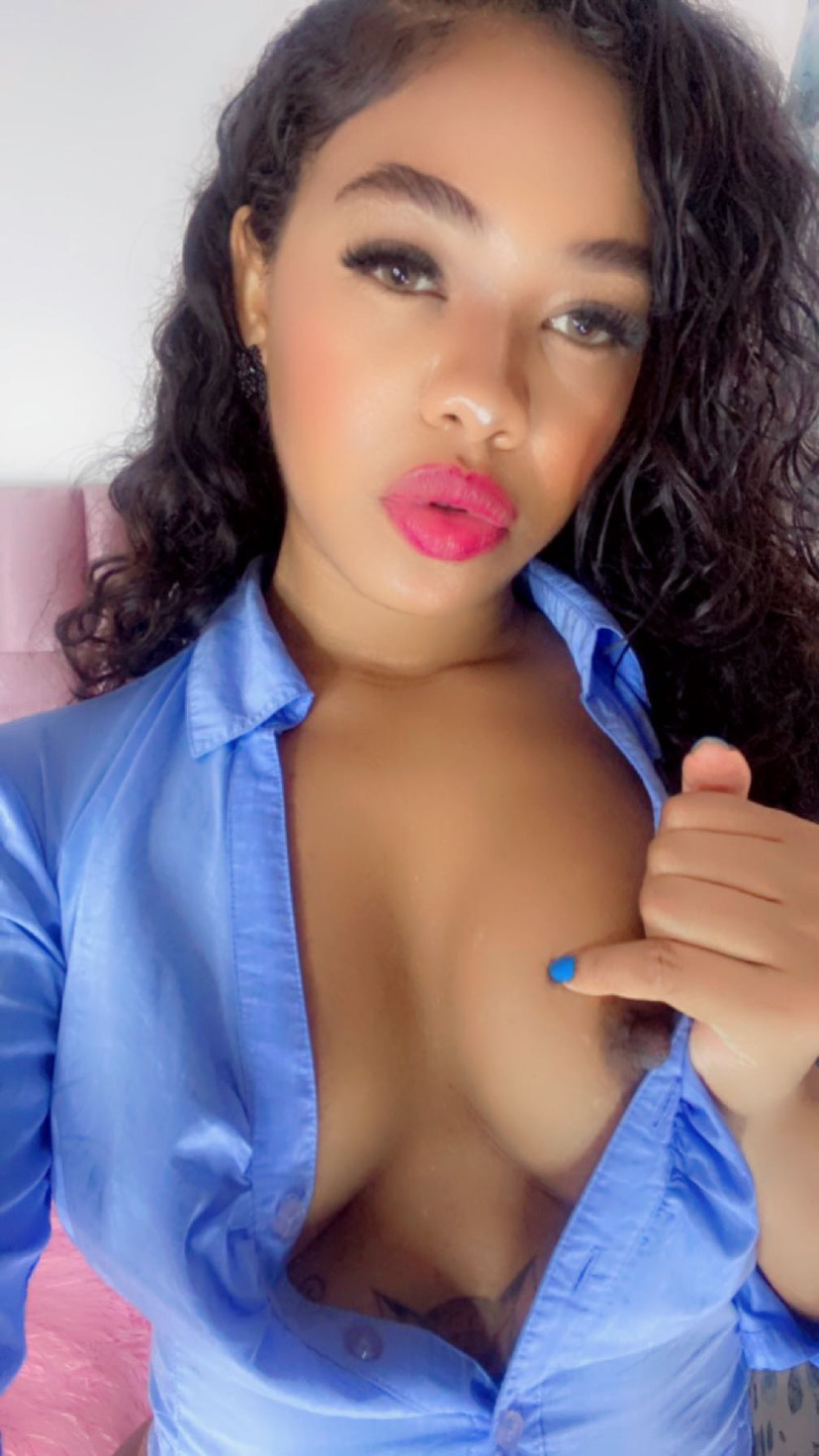 Live sex webcam photo for MayaBranson #7487362