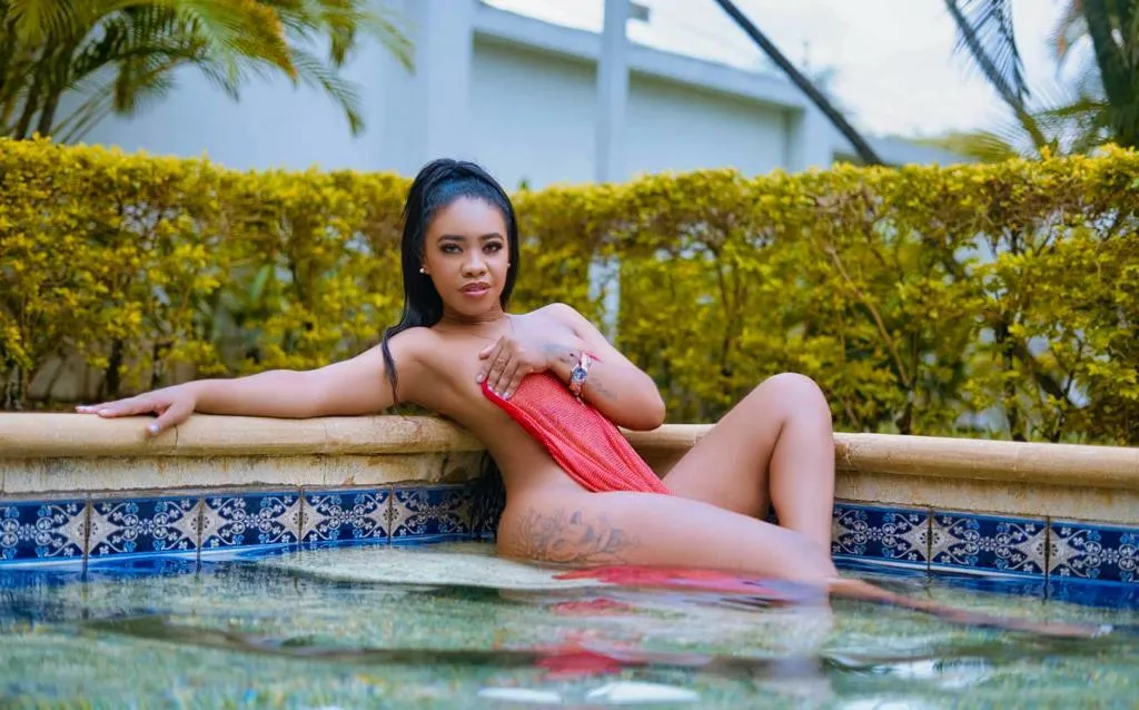 Live sex webcam photo for MayaBranson #7487266