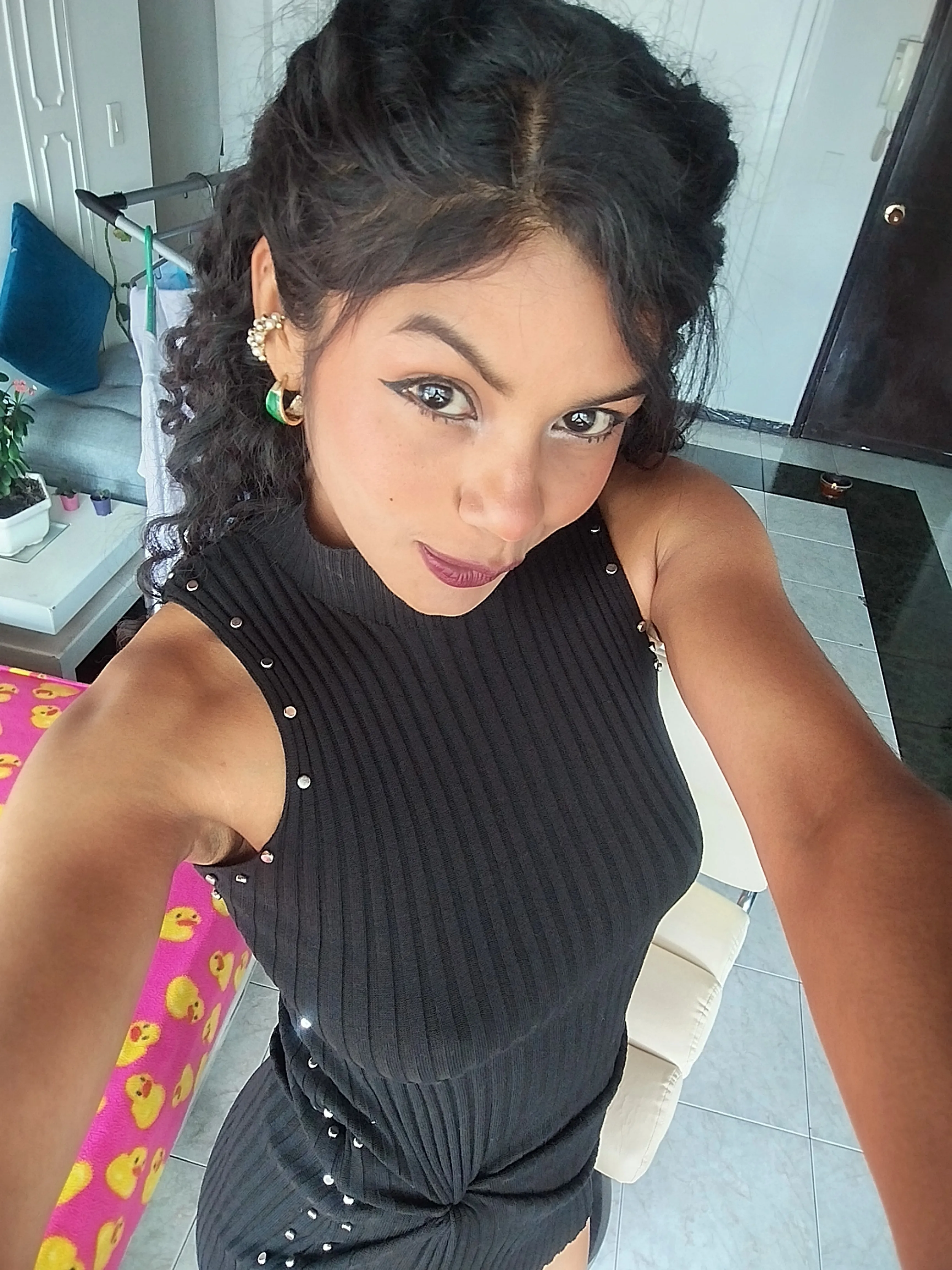 Live sex webcam photo for EmyCrahann #7884865