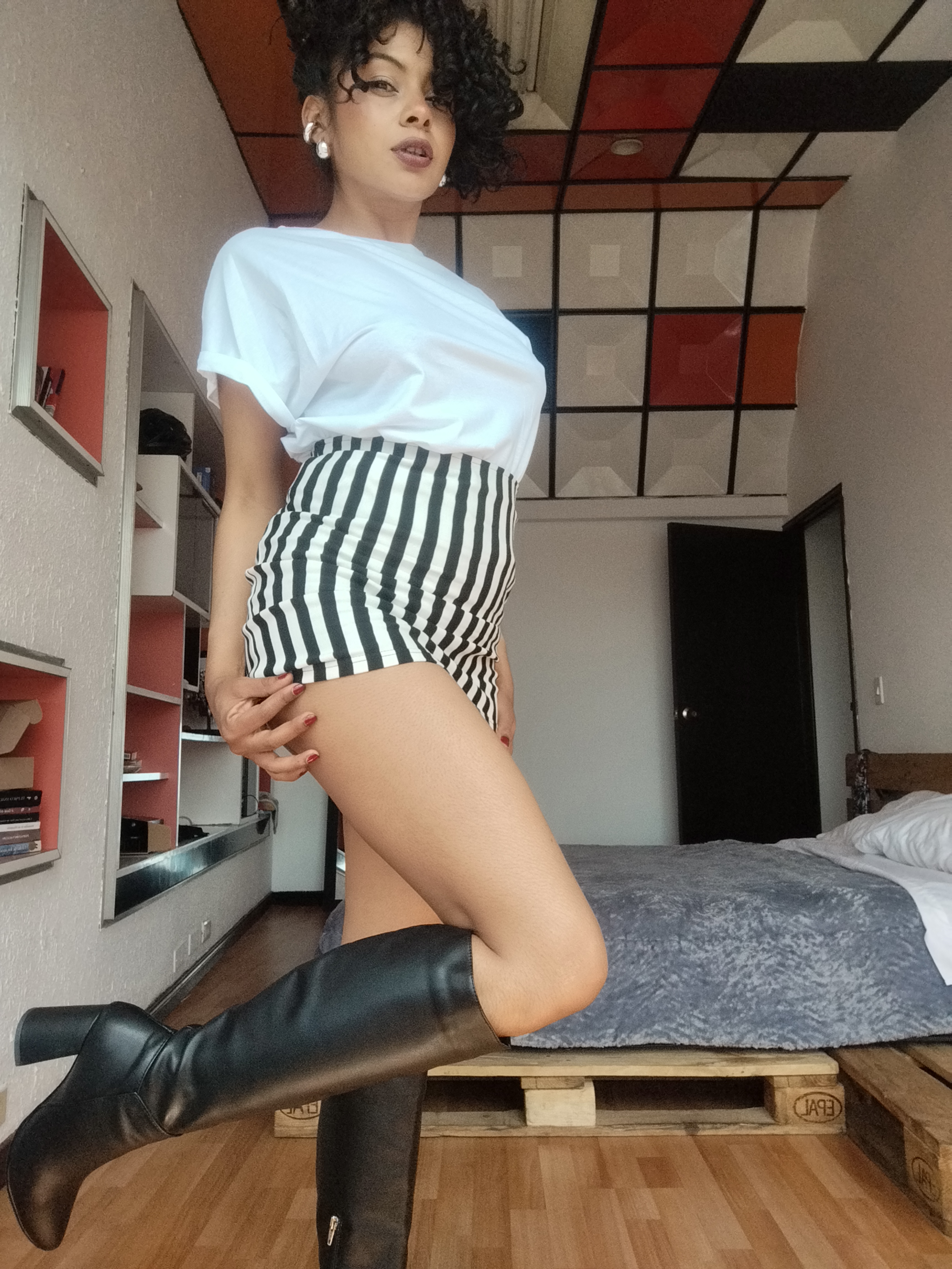 Live sex webcam photo for EmyCrahann #7884813