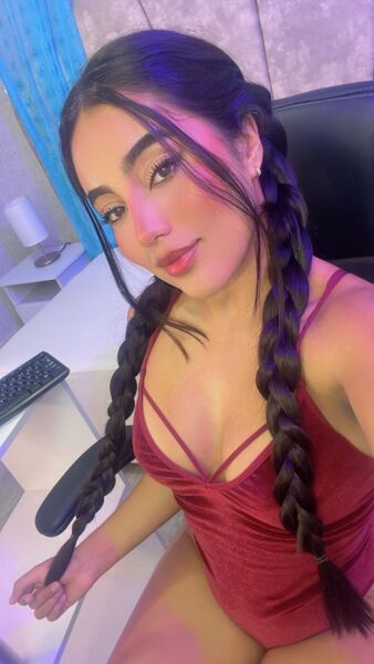 Live sex webcam photo for JadeParisi #6275463