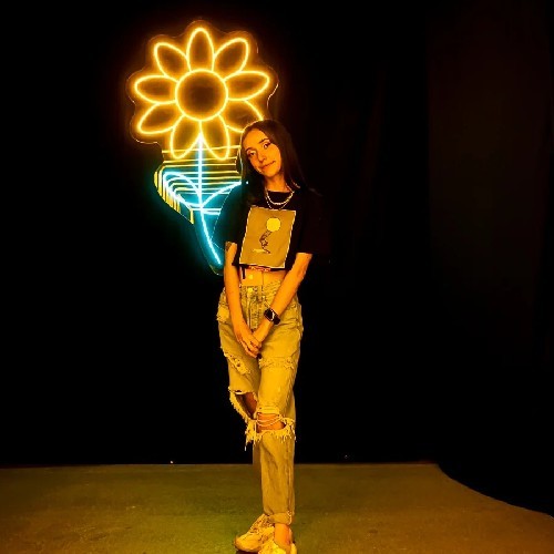 Live sex webcam photo for HannahLamberti #3571021