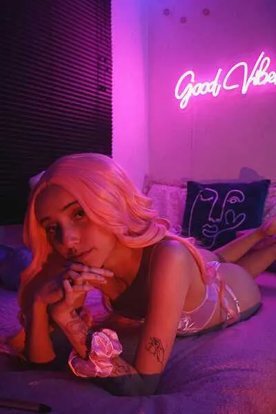 Live sex webcam photo for HannahLamberti #3885629