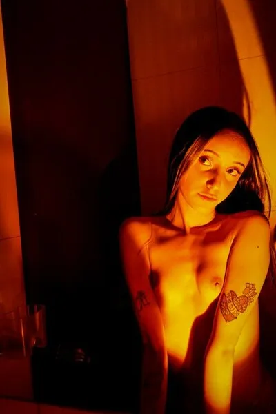 Live sex webcam photo for HannahLamberti #4249660