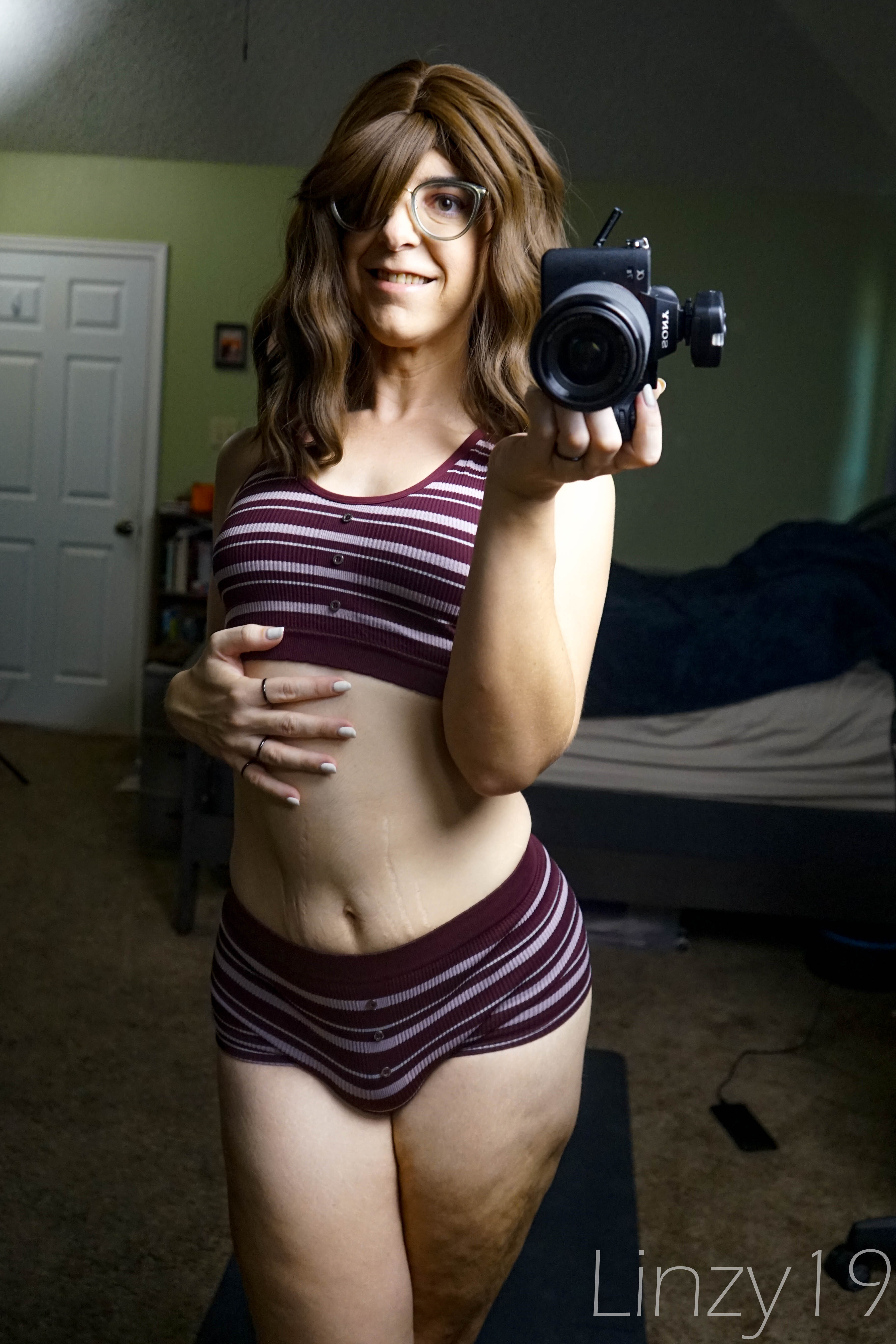 Live sex webcam photo for Linzy19 #7874905