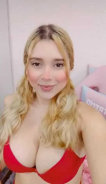 Live sex webcam photo for SophiaLaurens #3691436