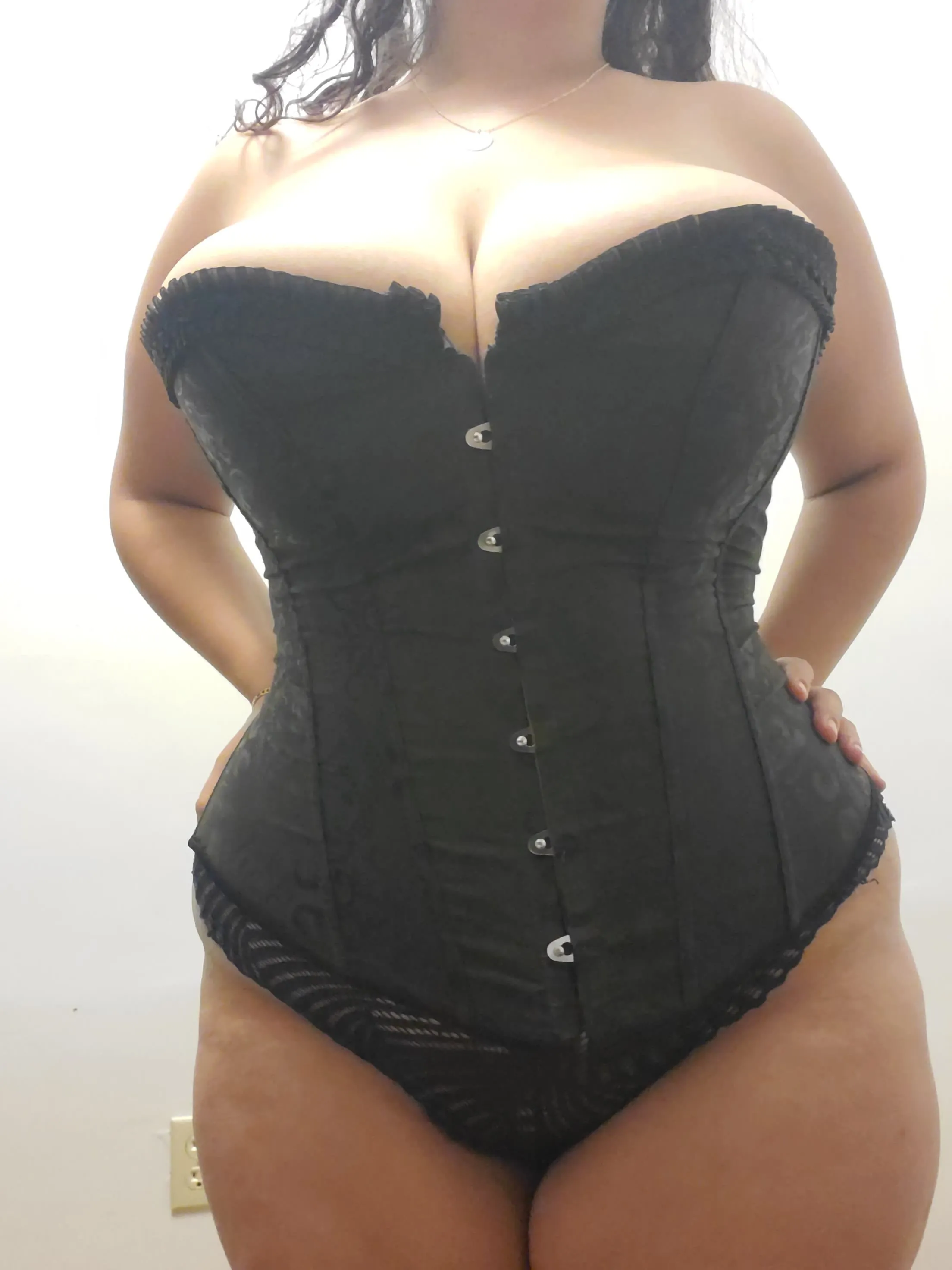 Live sex webcam photo for RoseIsCute #3755398